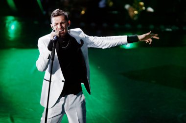SANREMO, İtalya, 6 Şubat 2019: Şarkıcı Achille Lauro, İtalya 'nın Sanremo kentindeki Ariston Tiyatrosu' nda düzenlenen 69.. 