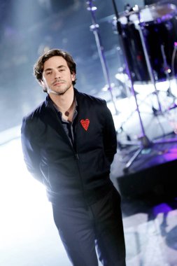 SANREMO, İtalya, 8 Şubat 2019: Şarkıcı Jack Savoretti, İtalya 'nın Sanremo kentindeki Ariston Tiyatrosu' nda düzenlenen 69.. 