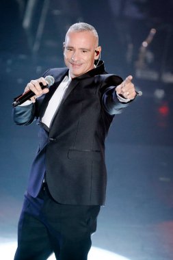 SANREMO, İtalya, 9 Şubat 2019: Şarkıcı Eros Ramazzotti, İtalya 'nın Sanremo kentindeki Ariston Tiyatrosu' nda düzenlenen 69.. 