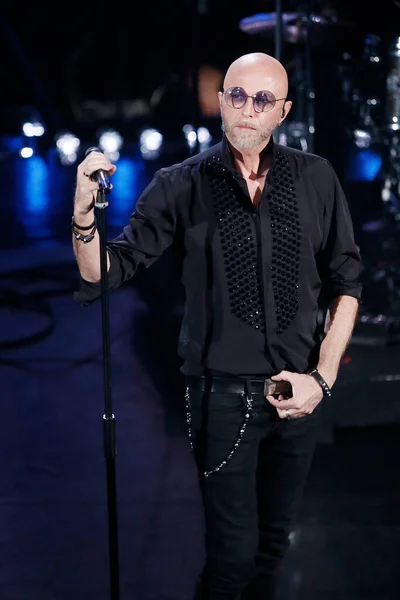Sanremo Włochy Lutego 2019 Singer Pau Zespołu Negrita Występuje Podczas — Zdjęcie stockowe