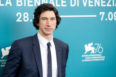 Venedik, İtalya - 29 Ağustos 2019 'da Venedik, İtalya' da düzenlenen 76. Venedik Film Festivali sırasında Adam Driver 