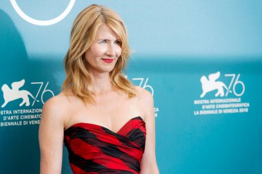 Laura Dern 29 Ağustos 2019 'da Venedik, İtalya' da düzenlenen 76. Venedik Film Festivali sırasında 