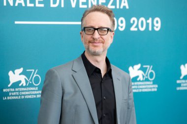 Venedik, İtalya - 29 Ağustos 2019 'da Venedik, İtalya' da düzenlenen 76. Venedik Film Festivali sırasında yönetmen James Gray 