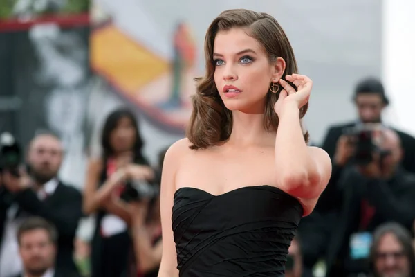 Venice Italy August Barbara Palvin Attends Red Carpet Opening Ceremony — Stock Photo, Image