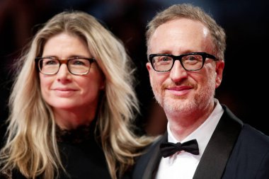 Venedik, İtalya - 29 Ağustos 2019 tarihinde Venedik, İtalya 'da düzenlenen 76. Venedik Film Festivali sırasında Alexandra Dickson Gray ve James Gray 