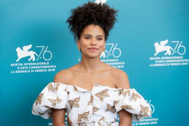 Zazie Beetz, 30 Ağustos 2019 'da Venedik, İtalya' da düzenlenen 76. Venedik Film Festivali sırasında 