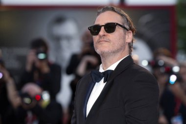 Joaquin Phoenix, 31 Ağustos 2019 'da Venedik, İtalya' da düzenlenen 76. Venedik Film Festivali sırasında Joker filminin galasına katıldı..