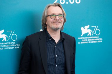 Gary Oldman, Venedik Film Festivali 'nin 76.' sı sırasında 1 Eylül 2019 'da İtalya' nın Venedik kentinde gerçekleştirilen 