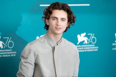 SEPTEMBER 02 Eylül 2019 'da Venedik, İtalya' da düzenlenen 76. Venedik Film Festivali sırasında Timothee Chalamet, 