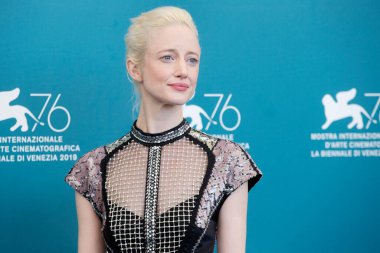 VENICE, İtalya - Eylül 05: Andrea Riseborough, Venedik 76. Film Festivali sırasında 