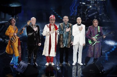 7 Şubat 2018 'de Sanremo, İtalya' da düzenlenen 68. Sanremo Şarkı Festivali 'nde Elio e le storie tese performansını sergiledi.. 