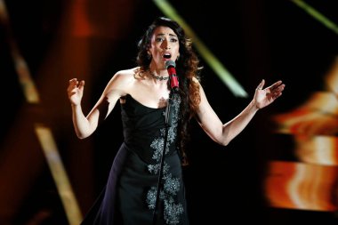 SANREMO, ITALY, FEBRUARY 7: Şarkıcı Nina Zilli 7 Şubat 2018 'de İtalya' nın Sanremo kentinde düzenlenen 68. Sanremo Şarkı Festivali 'nde sahne aldı.. 