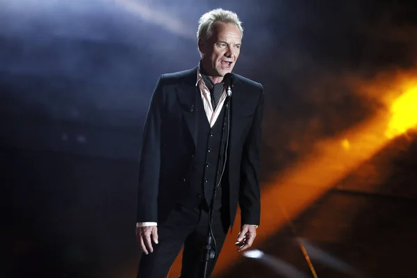 Sanremo Olaszország Február Énekes Sting Sanremói Dalfesztivál Színpadán Lép Fel — Stock Fotó