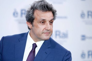 Flavio Insinna, 9 Temmuz 2019 / 2020 tarihli televizyon sezonu için RAI 'nin basın toplantısına 9 Temmuz 2019 tarihinde Milano, İtalya' da katıldı.. 