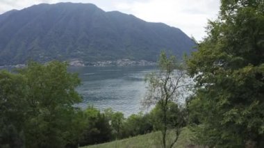 Como Gölü 'nün havadan görünüşü, Comacina Adası, İtalya manzarası.. 