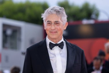 27 Ağustos 2025 'te Venedik, İtalya' da düzenlenen 82. Venedik Uluslararası Film Festivali sırasında Alexander Payne açılış törenine katılıyor.. 