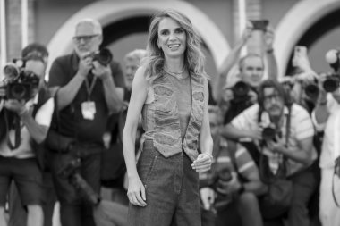 Emanuela Fanelli, 26 Ağustos 2025 'te Venedik' teki Hotel Excelsior 'da 82. Uluslararası Film Festivali sunucusunun fotoğraf çağrısına katıldı..