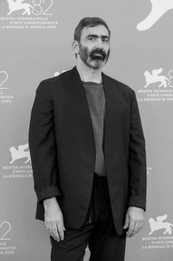 Yuri Ancarani, 27 Ağustos 2025 'te Venedik, İtalya' da düzenlenen 82. Uluslararası Film Festivali sırasında jüri fotoğraf çağrısına katıldı..