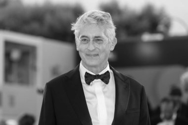 27 Ağustos 2025 'te Venedik, İtalya' da düzenlenen 82. Venedik Uluslararası Film Festivali sırasında Alexander Payne açılış törenine katılıyor.. 