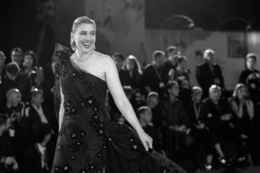 VENICE, ITALY - 28 AĞUSTOS: Greta Gerwig 28 Ağustos 2025 tarihinde Venedik, İtalya 'da düzenlenen 82..