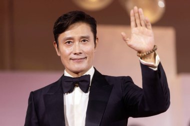 29 Ağustos 2025 'te Venedik Uluslararası Film Festivali sırasında Lee Byung-hun, 