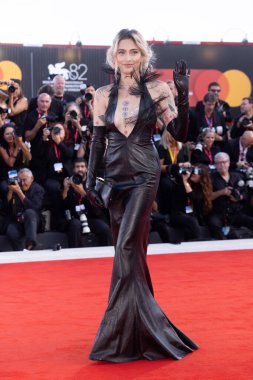 VENICE, İtalya - 30 Ağustos 2025 tarihinde Venedik, İtalya 'da düzenlenen 82. Venedik Uluslararası Film Festivali sırasında Paris Michael Katherine Jackson 