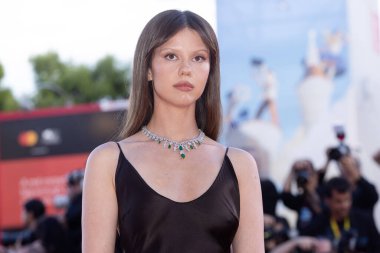 Mia Goth, 30 Ağustos 2025 'te Venedik Uluslararası Film Festivali sırasında 