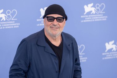 30 Ağustos 2025 'te Venedik, İtalya' da düzenlenen 82. Venedik Uluslararası Film Festivali sırasında Gianfranco Rosi 