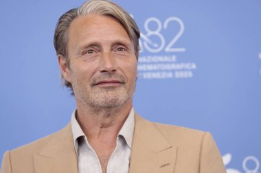 Venedik, İtalya - 30 Ağustos 2025 tarihinde Venedik, İtalya 'da düzenlenen 82. Venedik Uluslararası Film Festivali sırasında 