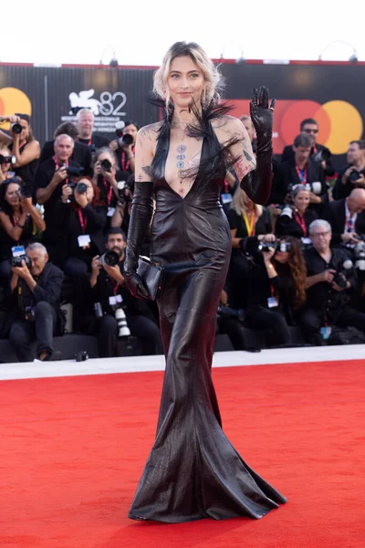 VENICE, İtalya - 30 Ağustos 2025 tarihinde Venedik, İtalya 'da düzenlenen 82. Venedik Uluslararası Film Festivali sırasında Paris Michael Katherine Jackson 