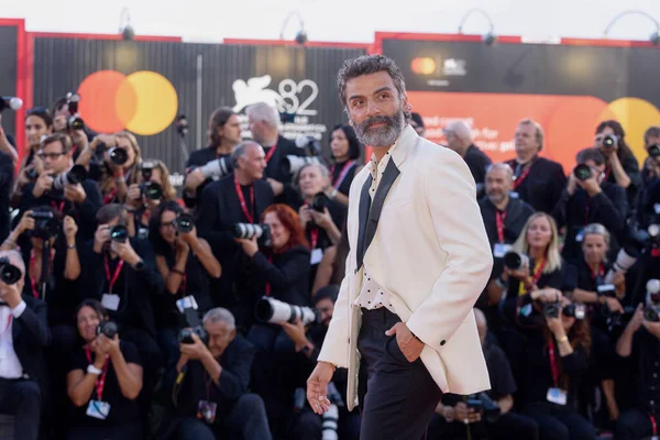 Oscar Isaac 30 Ağustos 2025 'te Venedik Uluslararası Film Festivali sırasında 