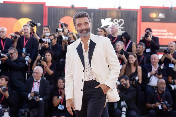 Oscar Isaac 30 Ağustos 2025 'te Venedik Uluslararası Film Festivali sırasında 