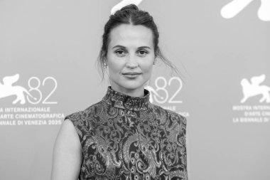 VENICE, ITALY - AUGust 31: Alicia Vikander 31 Ağustos 2025 tarihinde Venedik, İtalya 'da düzenlenen 82. Uluslararası Venedik Film Festivali sırasında 
