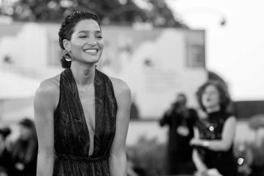 VENICE, İtalya - 31 Ağustos 2025 tarihinde Venedik, İtalya 'da düzenlenen 82. Venedik Uluslararası Film Festivali sırasında Indya Moore filmin prömiyerine katıldı.