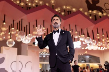 VENICE, İtalya - Eylül 01: Aktör Fabrizio Gifuni, 1 Eylül 2025 tarihinde Venedik Uluslararası Film Festivali sırasında 