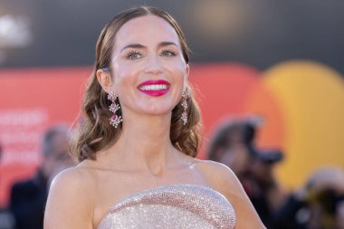 VENICE, İtalya - 1 Eylül 2025 tarihinde Venedik, İtalya 'da düzenlenen 82. Venedik Uluslararası Film Festivali sırasında Emily Blunt 