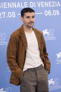 1 Eylül 2025 'te Venedik, İtalya' da düzenlenen 82. Venedik Uluslararası Film Festivali sırasında Christopher Abbott 