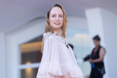 Fanni Wrochna, Venedik Film Festivali sırasında 3 Eylül 2025 tarihinde Venedik, İtalya 'da düzenlenen 82.