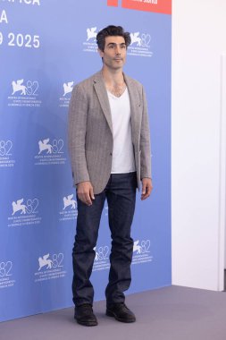 VENİS, İtalya - Eylül 03: Louis Cancelmi, Venedik Uluslararası Film Festivali sırasında 3 Eylül 2025 'te İtalya' nın Venedik kentinde düzenlenen 