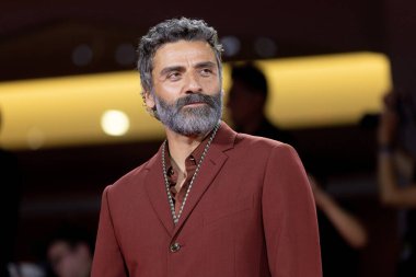 Oscar Isaac, Venedik Film Festivali sırasında 