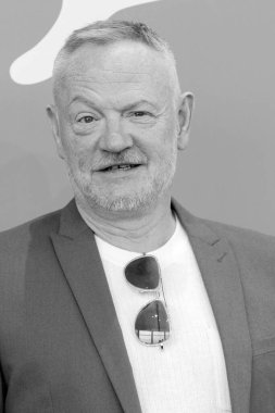 Jared Harris, 2 Eylül 2025 'te Venedik, İtalya' da düzenlenen 82. Venedik Uluslararası Film Festivali sırasında 