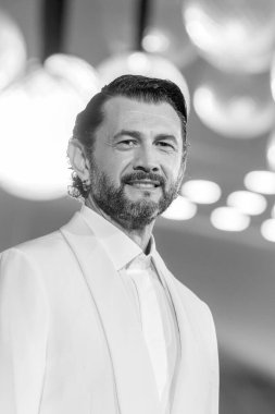 VENICE, İtalya - 2 Eylül 2025 tarihinde Venedik, İtalya 'da düzenlenen 82. Venedik Film Festivali sırasında Vinicio Marchioni 