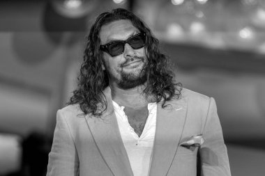 Jason Momoa, Venedik Film Festivali sırasında 