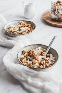 Ev yapımı tahıl gevreği.