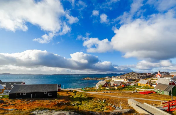 Nuuk Város Régi Kikötő Fjord Panoráma Felhők Felett Kék Háttérben — Stock Fotó