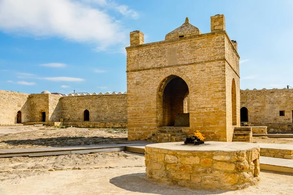 Ancien temple de pierre d'Atachgah, lieu de feu zoroastrien wors — Photo