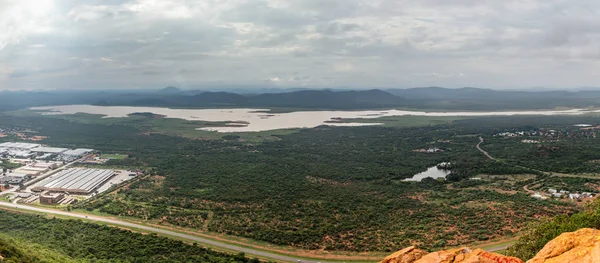 Pemandangan panorama udara pinggiran kota Gaborone dikelilingi oleh — Stok Foto