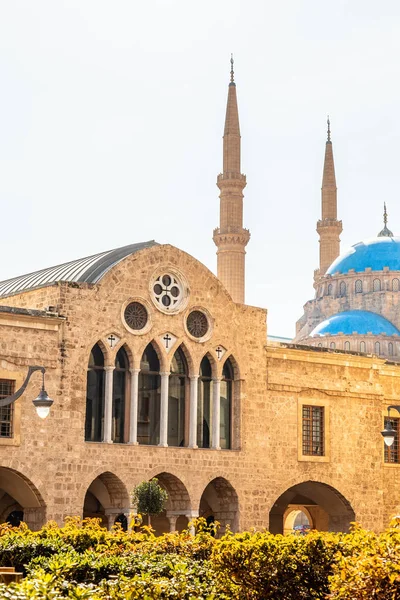 Saint Georges Maronite katedrális és Mohammad Al-Amin mecset — Stock Fotó