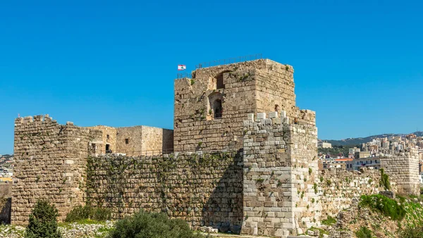 Gibelet old crusader castle walls and towers in Byblos, Lebanon — Stock Photo, Image