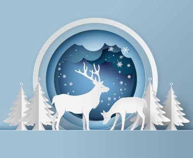 Kar vektörü kağıt sanat tarzıyla ormanda geyik.